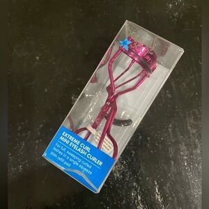 Pink Eyelash Curler